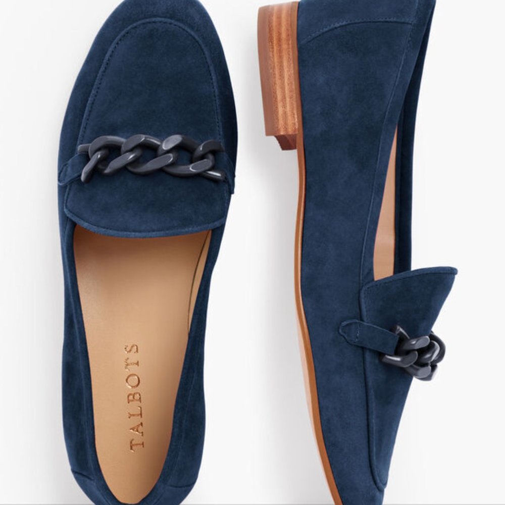 EUC Talbot’s “Cassidy Chainlink” Loafer in Navy Blue (Size 8 Medium)